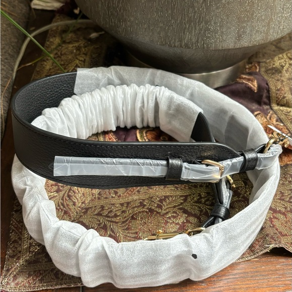 Authentic COACH Pebbled leather 1.75"W adjustable clasp bag belt - Picture 1 of 7